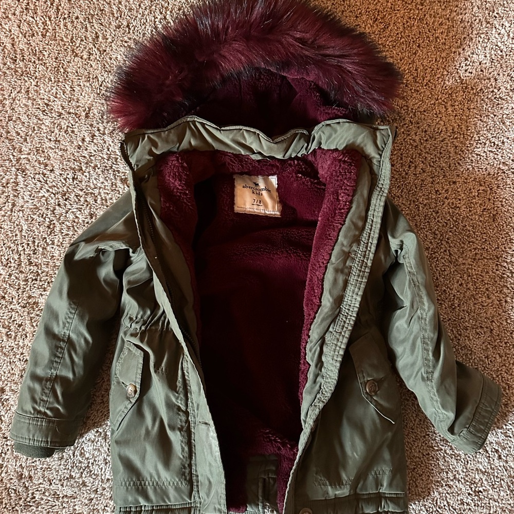Abercrombie & Fitch Khaki Jacket with Burgundy faux fur lining size 7/8